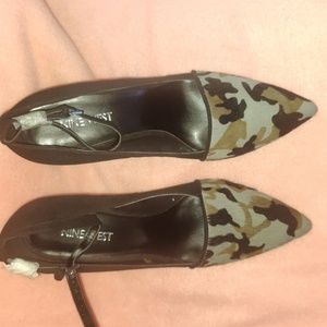 Sexy, sleek leather and cow fur toe shoe